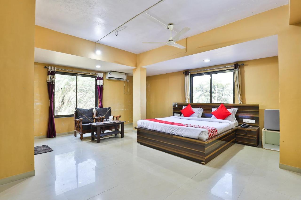 Oyo 24833 Hotel Silver Daman Esterno foto