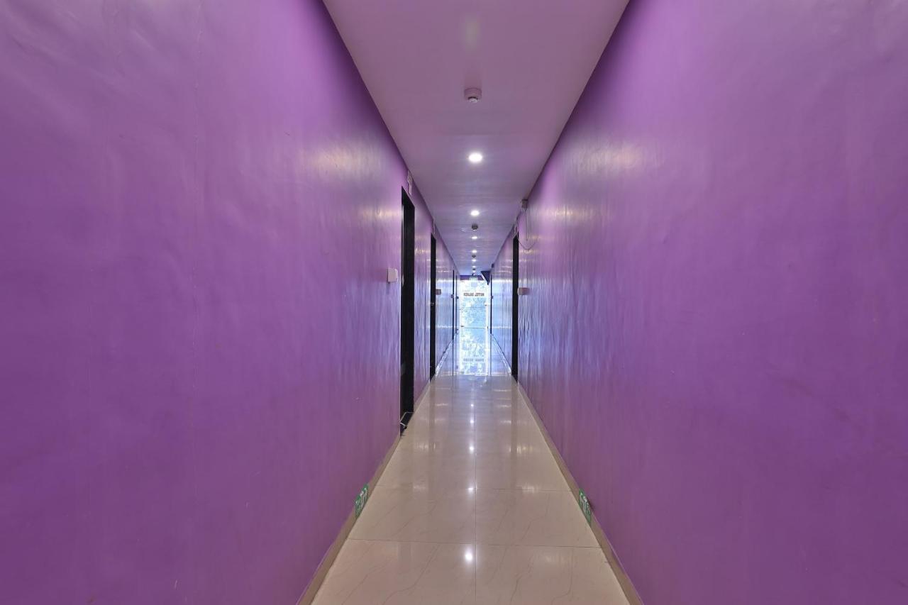 Oyo 24833 Hotel Silver Daman Esterno foto
