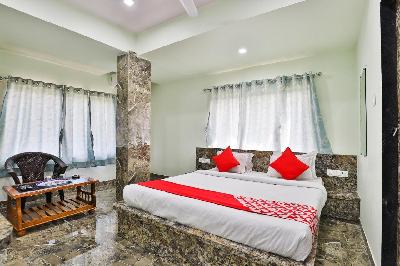 Oyo 24833 Hotel Silver Daman Esterno foto