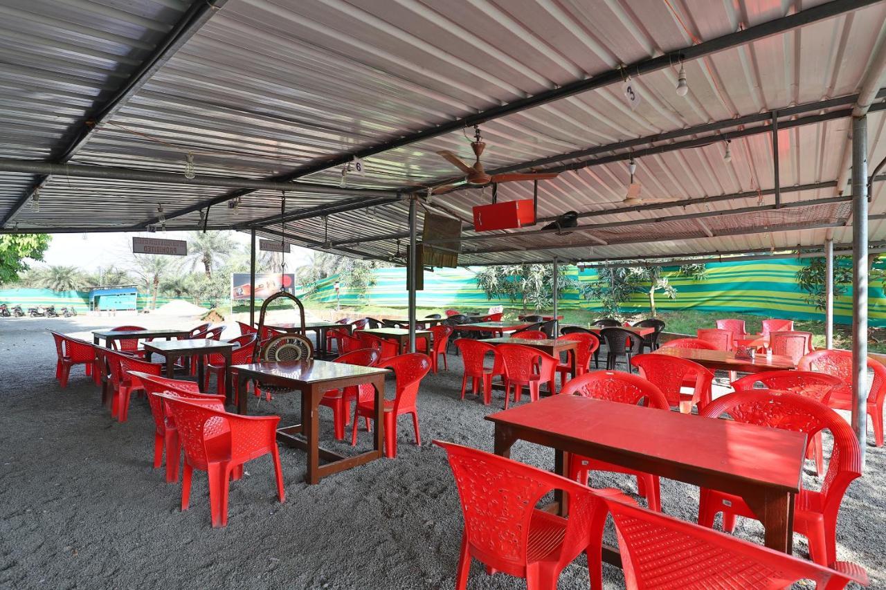 Oyo 24833 Hotel Silver Daman Esterno foto