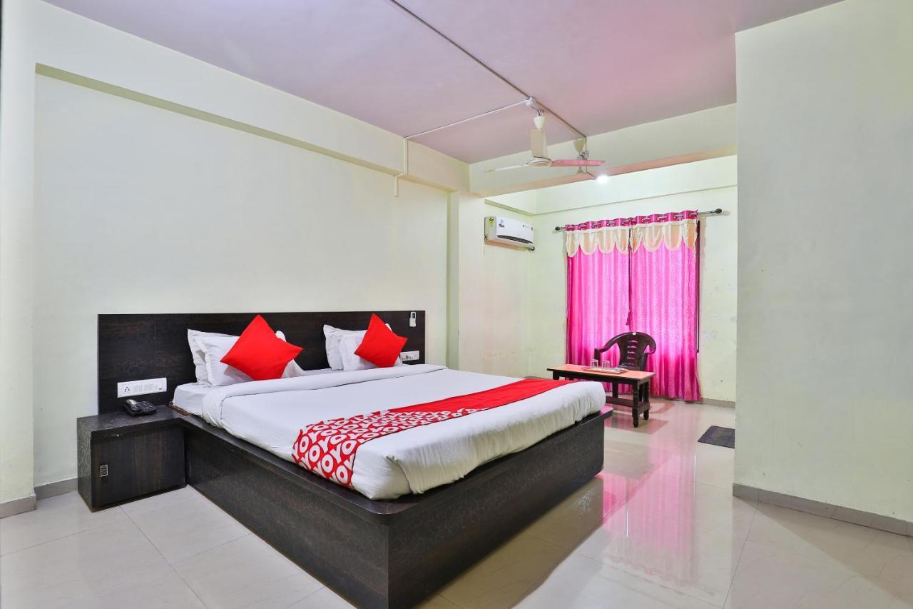 Oyo 24833 Hotel Silver Daman Esterno foto