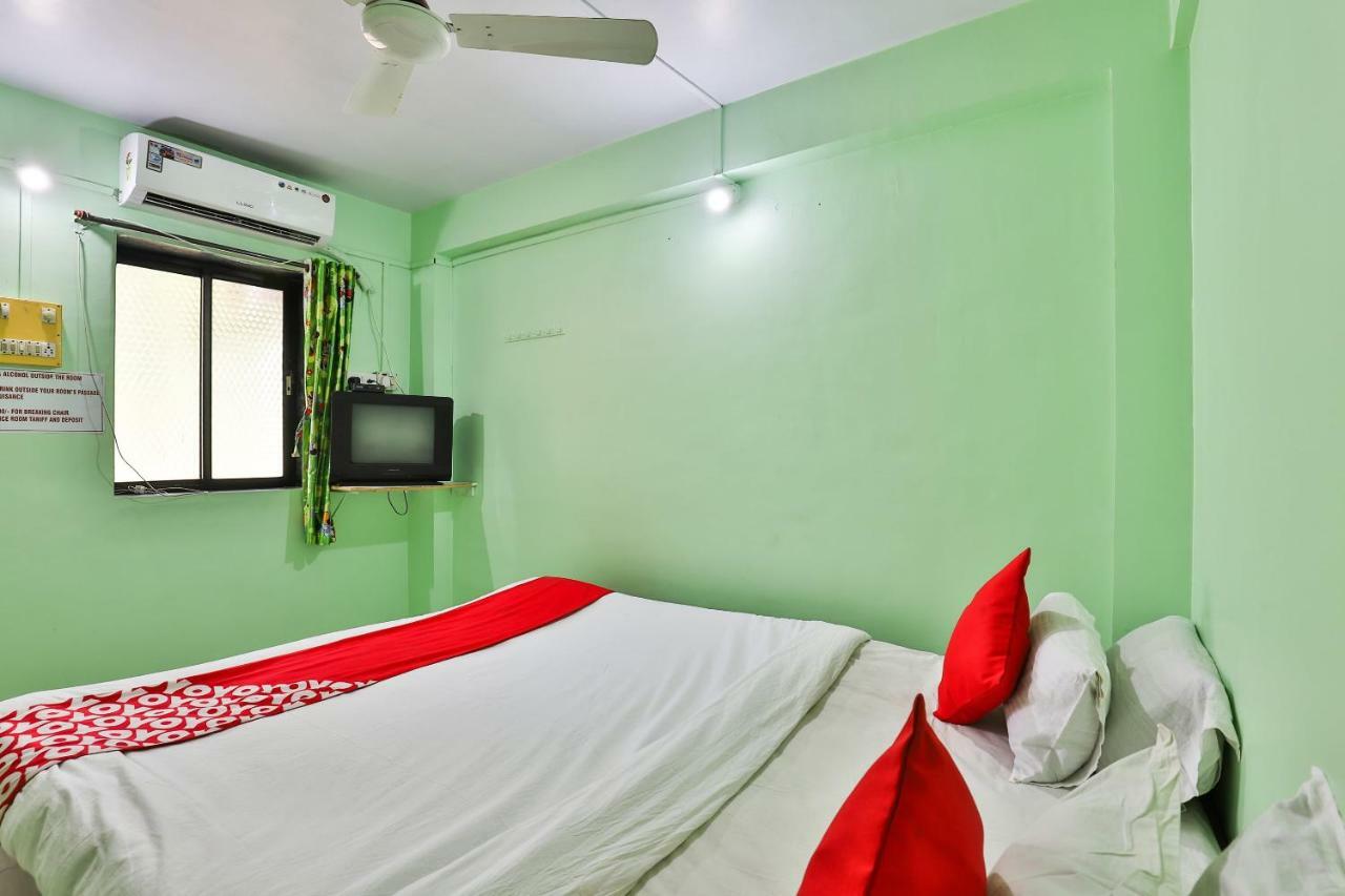 Oyo 24833 Hotel Silver Daman Esterno foto