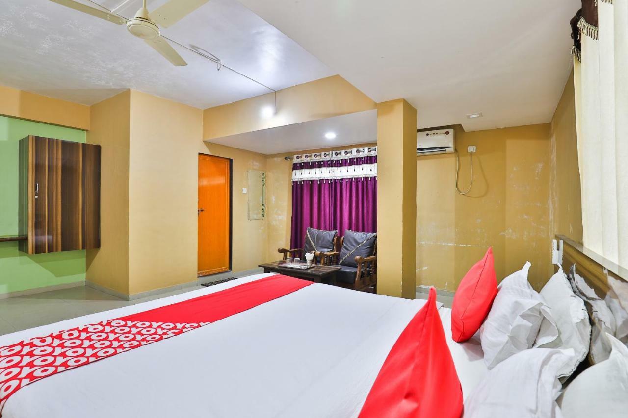 Oyo 24833 Hotel Silver Daman Esterno foto
